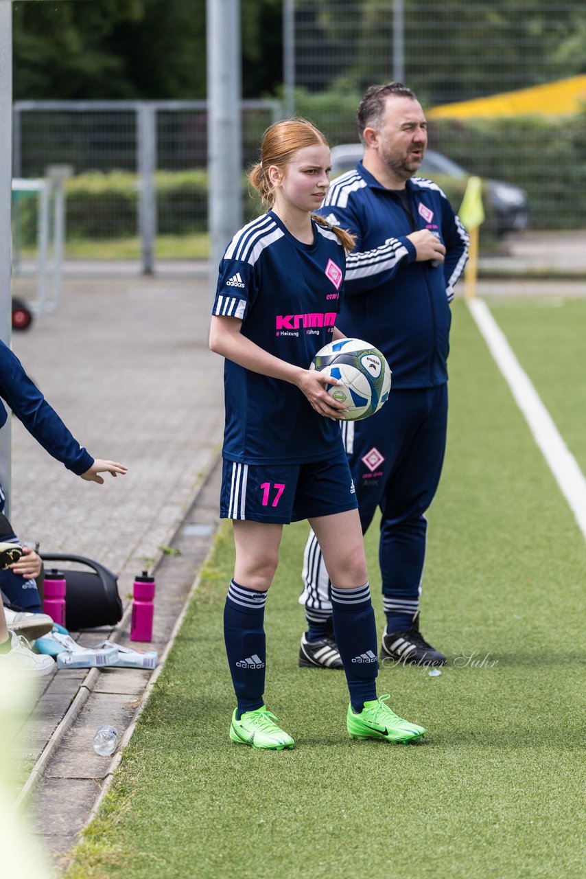 Bild 208 - wCJ Osterroenfelder TSV - VfL Pinneberg : Ergebnis: 0:15